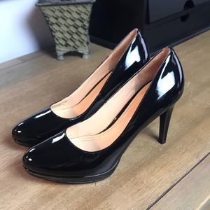COLE HAAN BLACK PATENT HEELS